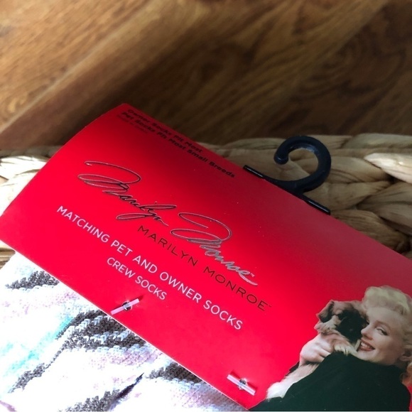 Marilyn Monroe Matching pet & owner crew cuts socks - Picture 2 of 4